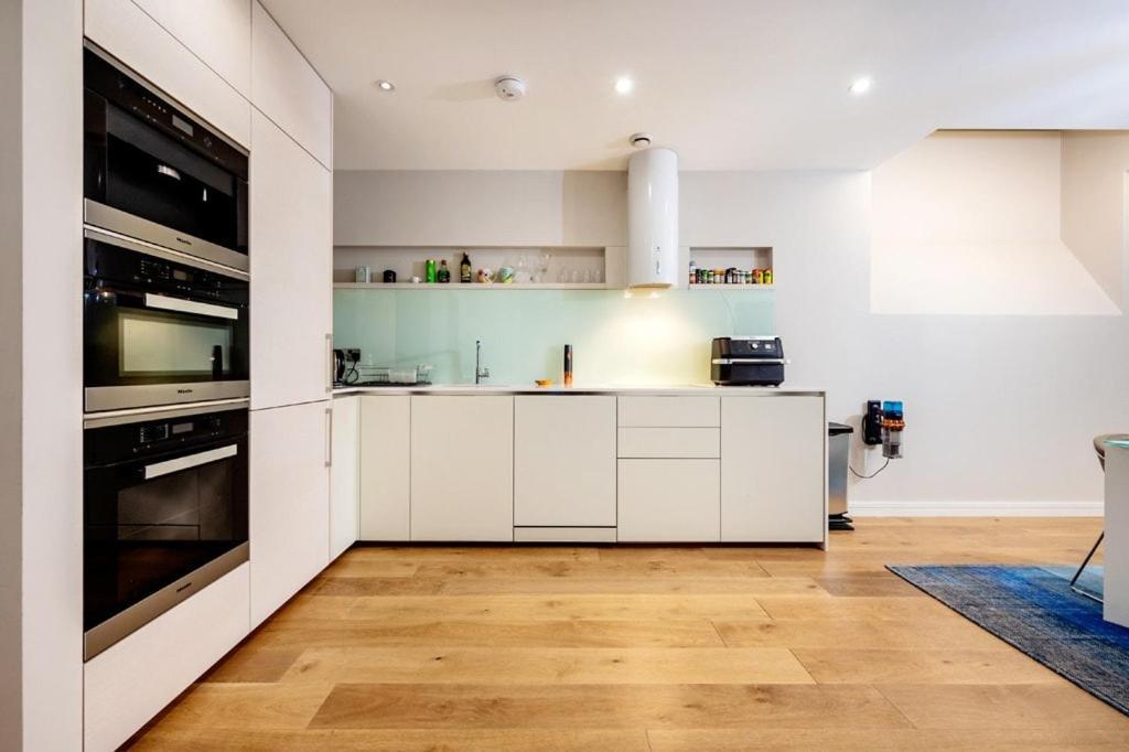 Three Bedroom, Leicester Square Duplex Casa vacanze Londra