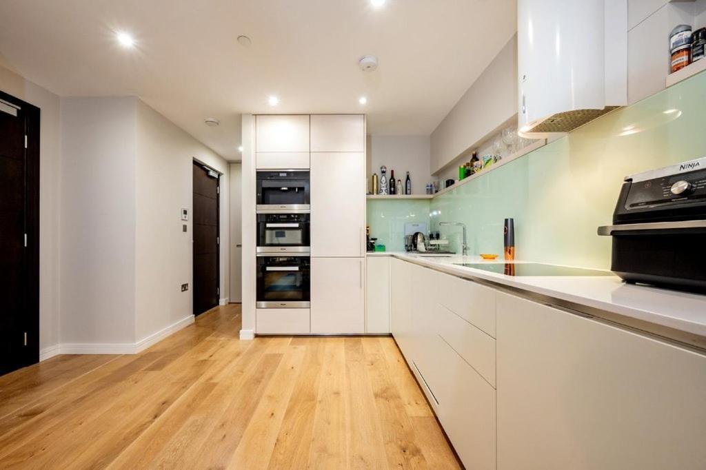 Three Bedroom, Leicester Square Duplex *