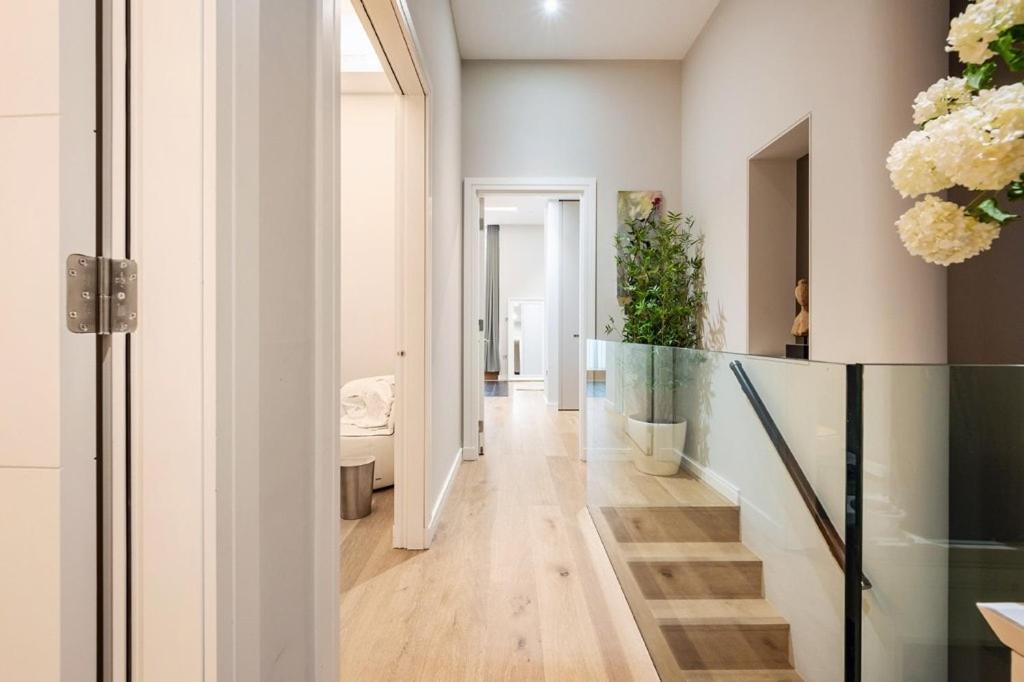 Three Bedroom, Leicester Square Duplex Londra