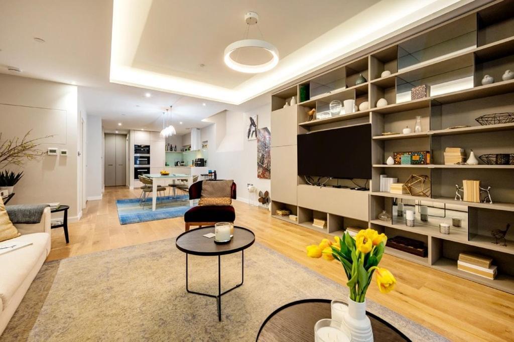 Three Bedroom, Leicester Square Duplex Casa vacanze Londra
